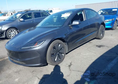 2024 Tesla Model 3 Long Range Dual Motor All-Wheel Drive/Rear-Wheel Drive z USA, uszkodzony, nr VIN 5YJ3E1EA8RF726421
